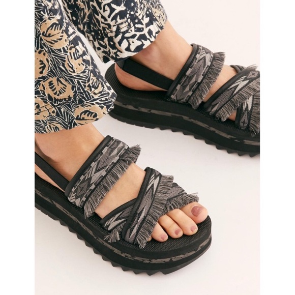 TEVA Flatform Ceres Double Diamond Black sandal - Picture 2 of 4